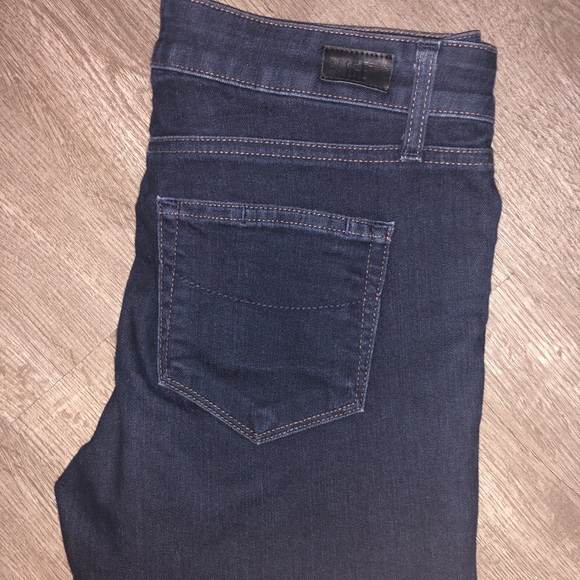 SOLD Paige denim- Skyline Skinny - Picture 6 of 6